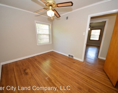 4870 Parkside - Photo Thumbnail 10