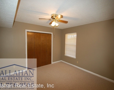 7400 Sagamore Dr - Photo Thumbnail 7