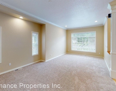 22804 Sw Pinehurst Drive - Photo Thumbnail 3