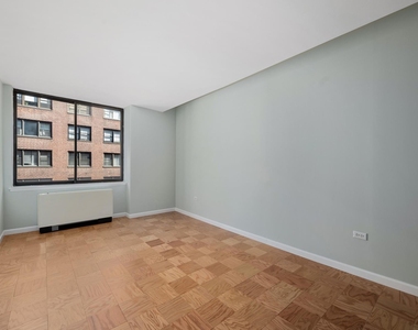 525 East 80th Street - Photo Thumbnail 11