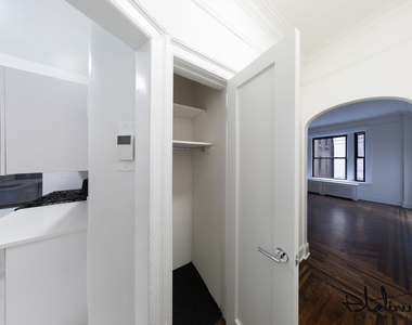 166 West 72nd Street - Photo Thumbnail 3