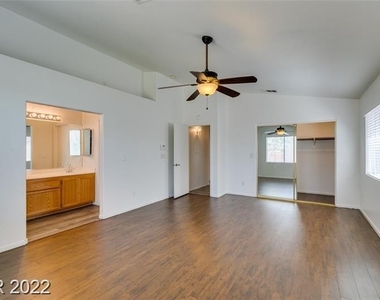 204 Zenith Point Avenue - Photo Thumbnail 13