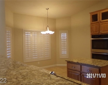 2216 Dogwood Ranch Avenue - Photo Thumbnail 3