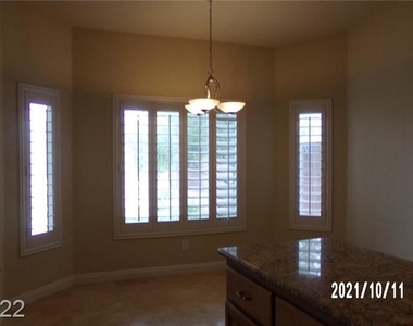 2216 Dogwood Ranch Avenue - Photo Thumbnail 6