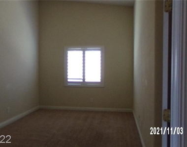 2216 Dogwood Ranch Avenue - Photo Thumbnail 16