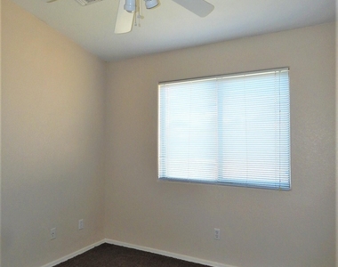 13363 W Acapulco Lane - Photo Thumbnail 10