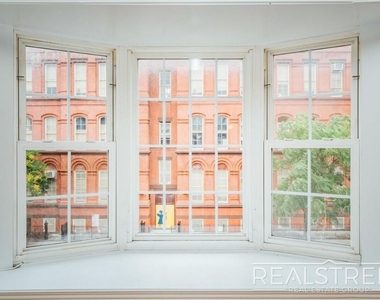 244 Macdougal St - Photo Thumbnail 8