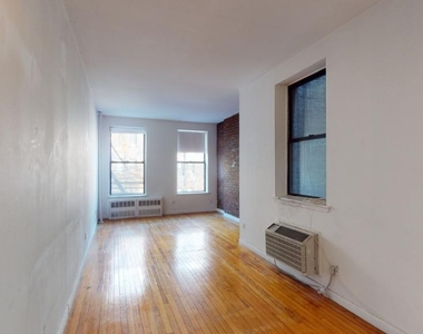 246 West 22nd Street - Photo Thumbnail 0