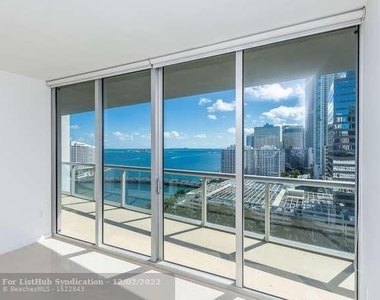 495 Brickell Ave - Photo Thumbnail 8