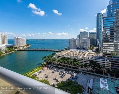 495 Brickell Ave - Photo Thumbnail 1