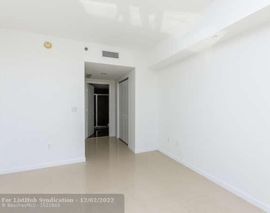 495 Brickell Ave - Photo Thumbnail 29