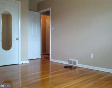 2509 Woodview Dr - Photo Thumbnail 20