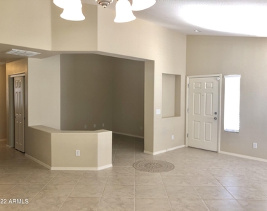 2504 W Canyon Way - Photo Thumbnail 4