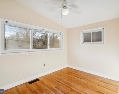 1536 Clearview Avenue - Photo Thumbnail 15