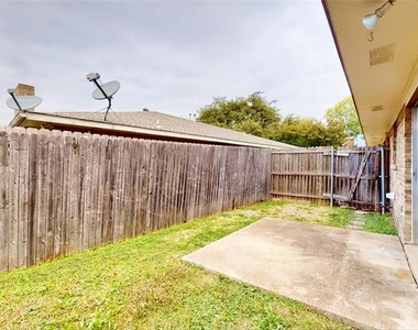 308 Towne House Lane - Photo Thumbnail 29