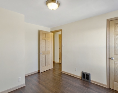 5156 W 63rd Place - Photo Thumbnail 13