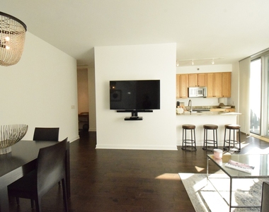 421 W Huron Street - Photo Thumbnail 1