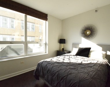 421 W Huron Street - Photo Thumbnail 9