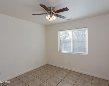 4781 N Lone Cactus Drive - Photo Thumbnail 9