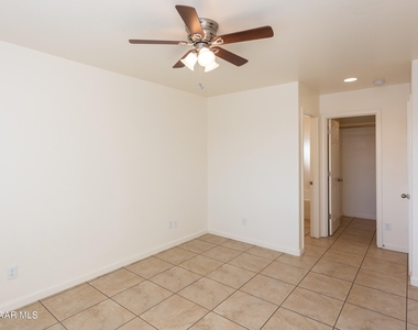 4781 N Lone Cactus Drive - Photo Thumbnail 7