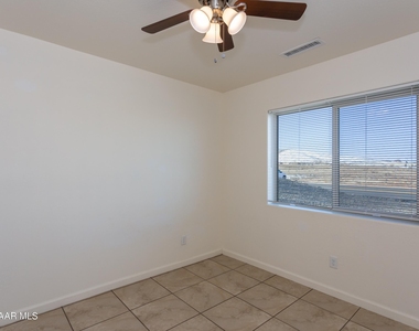 4781 N Lone Cactus Drive - Photo Thumbnail 11