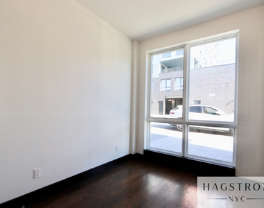 340 Irving Avenue - Photo Thumbnail 2