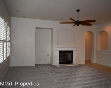 220 Sage Sparrow Circle - Photo Thumbnail 5