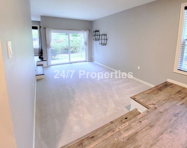 4615 Lakeview Blvd. - Photo Thumbnail 1