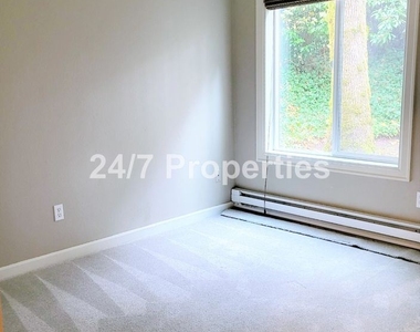 4615 Lakeview Blvd. - Photo Thumbnail 2