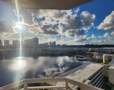 18041 Biscayne Blvd Apt 1203 - Photo Thumbnail 11