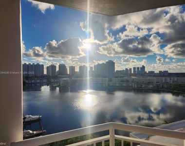 18041 Biscayne Blvd Apt 1203 - Photo Thumbnail 15