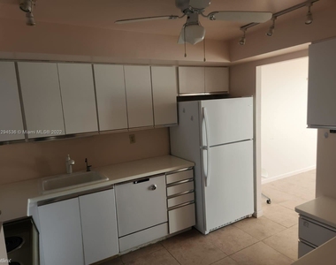 18041 Biscayne Blvd Apt 1203 - Photo Thumbnail 13