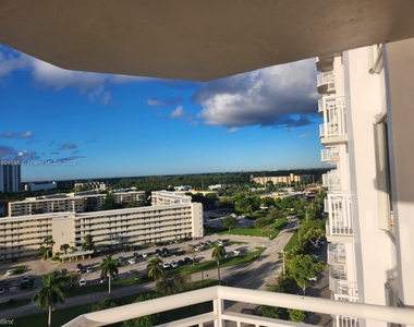 18041 Biscayne Blvd Apt 1203 - Photo Thumbnail 7