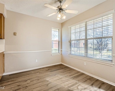 11213 Meadow Ln Unit - Photo Thumbnail 5