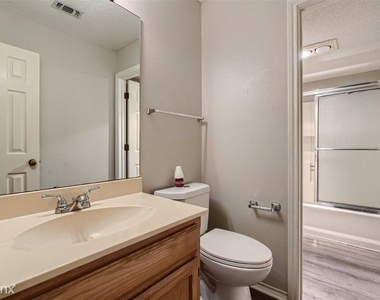 11213 Meadow Ln Unit - Photo Thumbnail 16