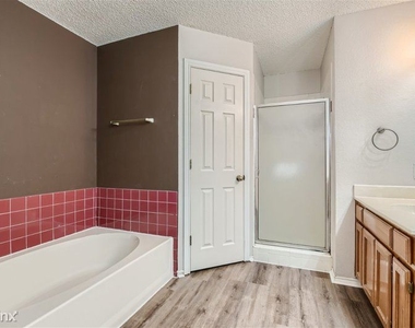 11213 Meadow Ln Unit - Photo Thumbnail 14