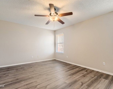 11213 Meadow Ln Unit - Photo Thumbnail 8