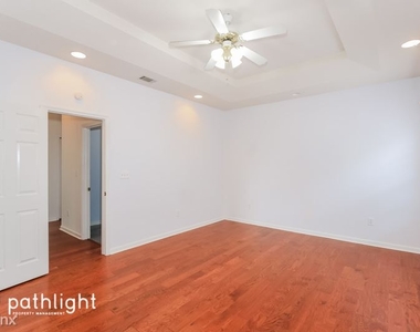 2104 Larks Court Unit - Photo Thumbnail 9