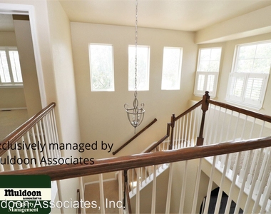 1359 Portland Gold Dr - Photo Thumbnail 1