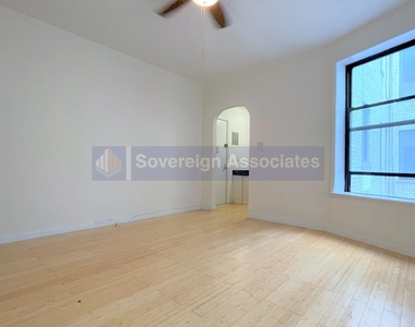 676 Riverside Drive - Photo Thumbnail 7