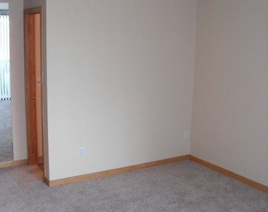 1140 Portland Place #205 - Photo Thumbnail 11