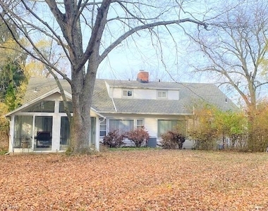 24500 South Woodland Rd - Photo Thumbnail 30