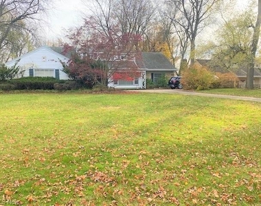 24500 South Woodland Rd - Photo Thumbnail 32