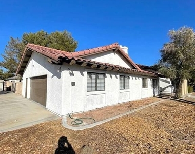 7664 Angel Crest Circle - Photo Thumbnail 1