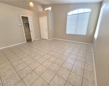 7457 Tamarind Avenue - Photo Thumbnail 4