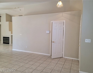 7457 Tamarind Avenue - Photo Thumbnail 5