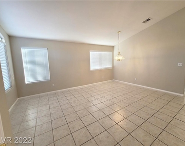 7457 Tamarind Avenue - Photo Thumbnail 2