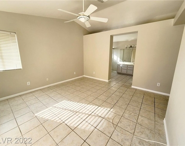 7457 Tamarind Avenue - Photo Thumbnail 18