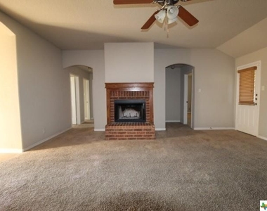 3003 Tarrant County Drive - Photo Thumbnail 6