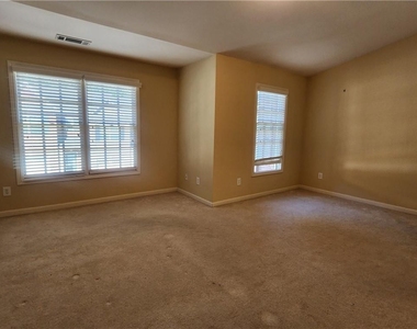 308 Knelston Oak Drive - Photo Thumbnail 14